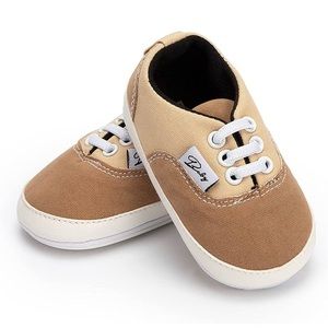 Packaged brand new baby shoes 🤍